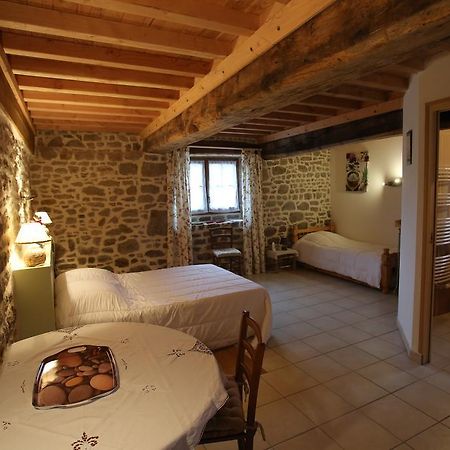 Ferme Cidricole Hugues Desfrieches Bed and Breakfast Sainte-Marguerite-de-Carrouges Værelse billede