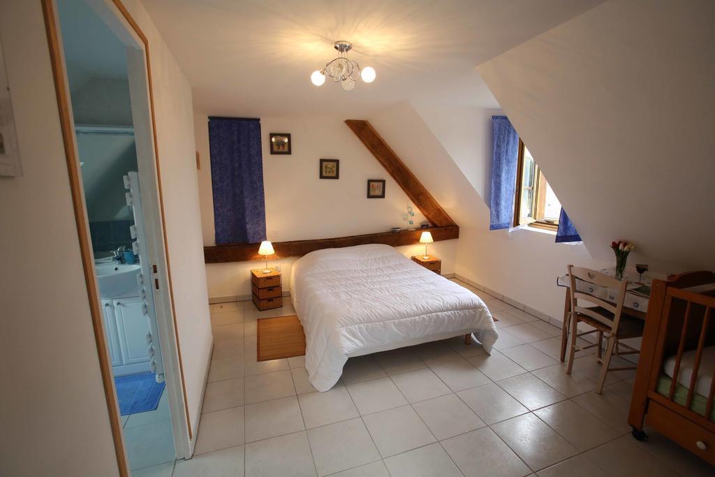 Ferme Cidricole Hugues Desfrieches Bed and Breakfast Sainte-Marguerite-de-Carrouges Værelse billede