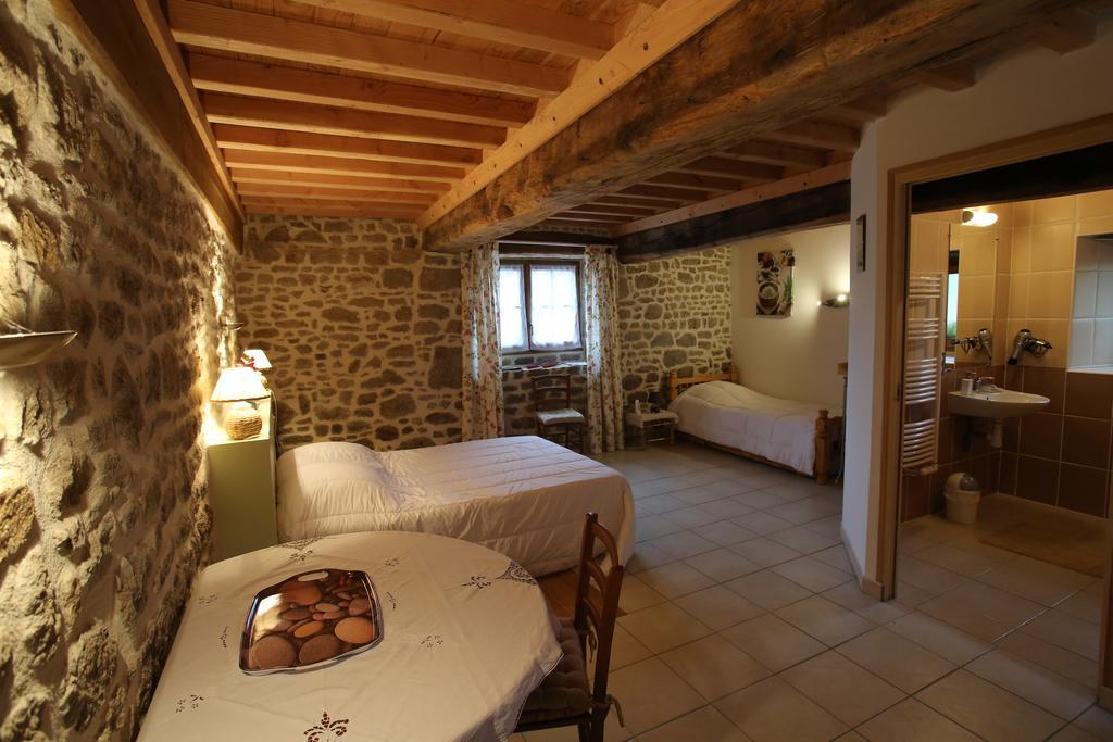 Ferme Cidricole Hugues Desfrieches Bed and Breakfast Sainte-Marguerite-de-Carrouges Værelse billede